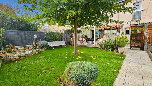 Maison à vendre 5 pièces ODOS (65) avec garage, atelier, jardin et véranda