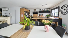 Maison récente à vendre 6 pièces 4 chambres avec double garage et jardin LOUEY (65)