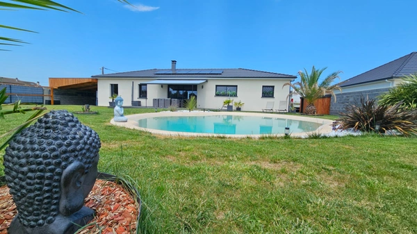 Maison à vendre 6 pièces avec jardin , garage et piscine OURSBELILLE (65)
