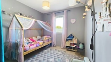 Maison plain pied avec double garage à vendre 5 pièces LOUEY (65)