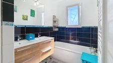 Maison plain pied avec double garage à vendre 5 pièces LOUEY (65)