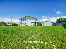 Maison à vendre 5 pièces 141 m² avec garage sur 800 m² de terrain à  SALLES ADOUR (65)