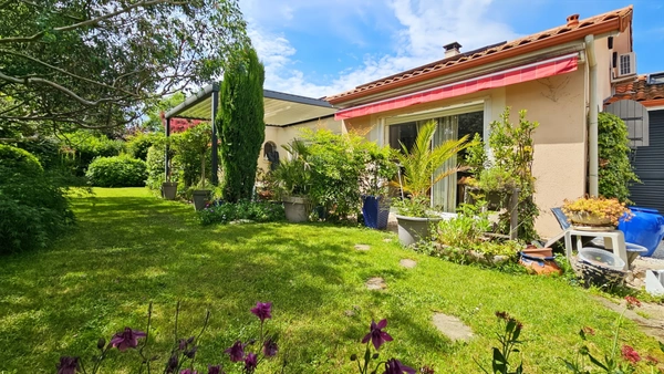 Maison de plain-pied – 132 m² avec garage– Terrain 1 000 m² – Économique et immédiatement habitable à vendre 5 pièces MOMERES (65)