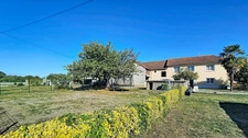 Corps de ferme rénové avec gite attenant à vendre 6 pièces MARSAC (65)