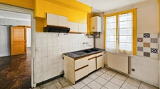 Immeuble à rénover avec local commercial + 2 T5 à vendre TARBES (65)