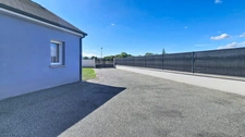 Maison plain pied avec double garage à vendre 5 pièces LOUEY (65)