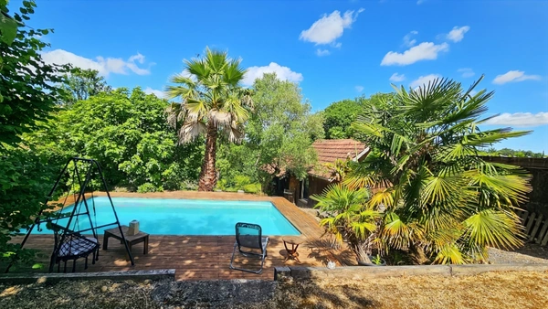 Maison à vendre 5 pièces avec jardin et piscine LEMBEYE (64)