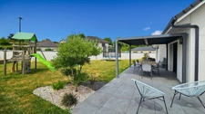 Maison récente à vendre 6 pièces 4 chambres avec double garage et jardin LOUEY (65)
