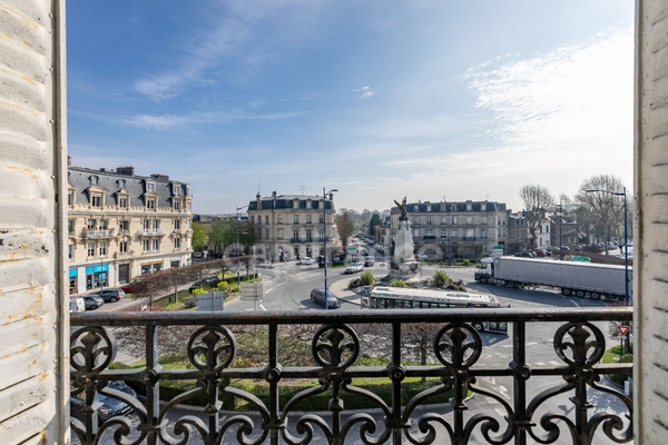 Immeuble à vendre SOISSONS (02)