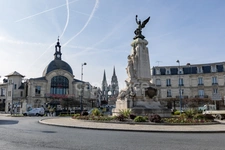 Dpt Aisne (02), à vendre SOISSONS immeuble 1400 m²