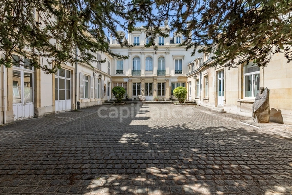 Appartement 260 m² avec terrasse et jardin à vendre 6 pièces REIMS (51)