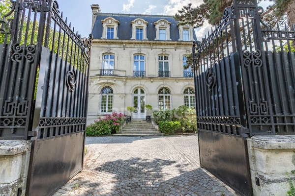 Maison bourgeoise à vendre 12 pièces SOISSONS (02)