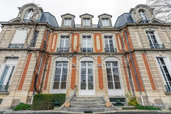 Propriete à vendre 30 pièces proche de REIMS (51)