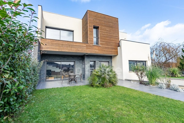 Maison à vendre 12 pièces SOISSONS (02)