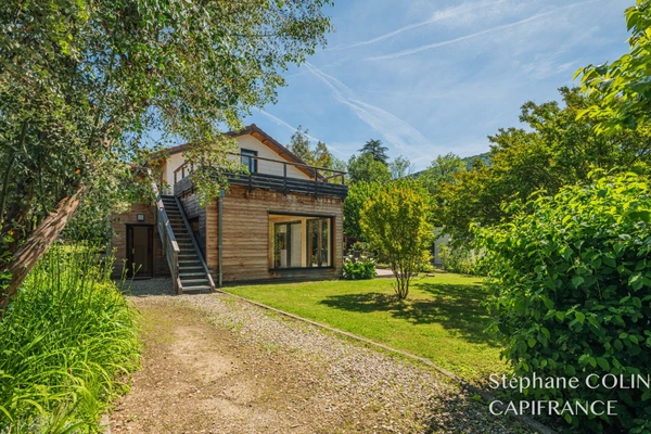 Maison 150 m² à JARRIE (38)