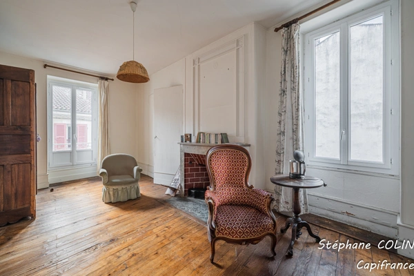 Deux appartements T2 + studio + parking TULLINS (38)