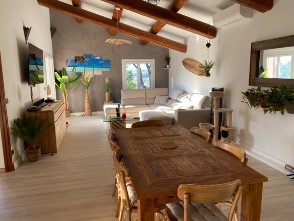 Maison familiale 175 m² avec piscine – Sous-sol 150 m² – Terrain 5000 m² – Proche Avignon et Saint-Rémy-de-Provence