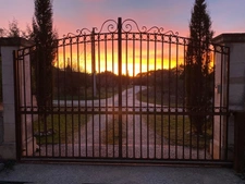 Family home of 175 m² with swimming pool – Basement of 150 m² – Land of 5000 m² – Near Avignon and Saint-Rémy-de-Provence