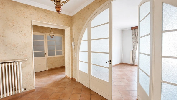 Maison de ville, 4 chambres+1 bureau  avec jardin et garage