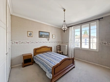 Townhouse, 4 bedrooms + 1 office with garden and garage