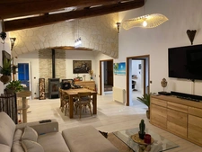 Family home of 175 m² with swimming pool – Basement of 150 m² – Land of 5000 m² – Near Avignon and Saint-Rémy-de-Provence