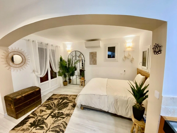 Maison familiale 175 m² avec piscine – Sous-sol 150 m² – Terrain 5000 m² – Proche Avignon et Saint-Rémy-de-Provence