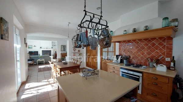 Maison 5 pièces 147 m² – 3 chambres – Piscine – Jardin – Proche Saint-Rémy-de-Provence