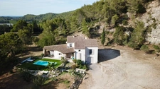 Family home of 175 m² with swimming pool – Basement of 150 m² – Land of 5000 m² – Near Avignon and Saint-Rémy-de-Provence