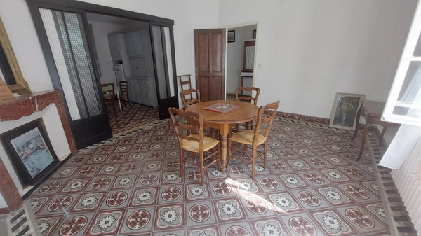 AVIGNON – Quartier Croix Rouge – Maison 5 pièces avec garage et jardin arboré