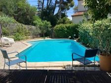 Maison avec studio indépendant et piscine – Environnement verdoyant – Villeneuve-lès-Avignon