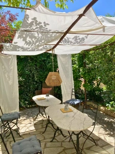 Maison avec studio indépendant et piscine – Cadre exceptionnel – Villeneuve-lès-Avignon