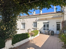 Townhouse, 4 bedrooms + 1 office with garden and garage