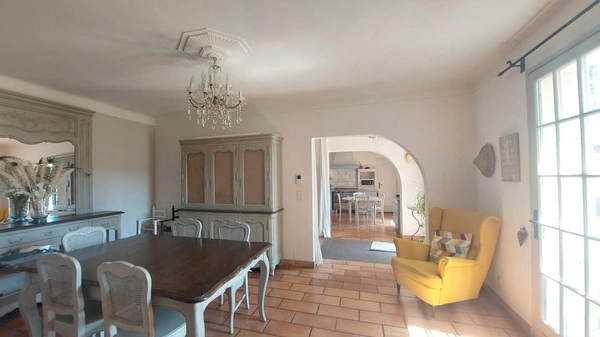 A vendre – Mas Provençal rénové, 4 chambres, avec pisicine et garage