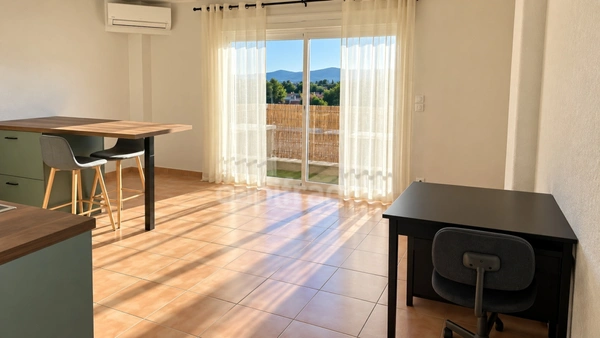  LA CIOTAT (13) – T2 de 43,24 m² au dernier étage avec ascenseur, balcon et vue dégagée