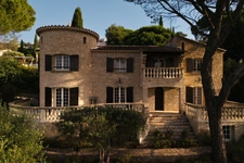 Exceptional house, 8 rooms, residential area (30)