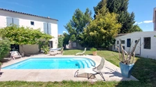 Maison à vendre 6 pièces, piscine, garage.