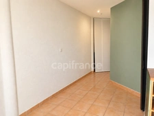  LA CIOTAT (13) – T2 de 43,24 m² au dernier étage avec ascenseur, balcon et vue dégagée