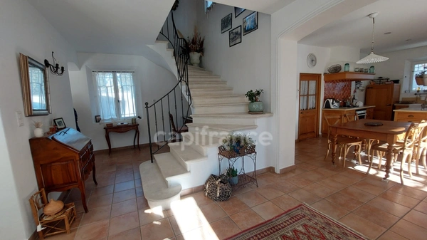 Maison 5 pièces 147 m² – 3 chambres – Piscine – Jardin – Proche Saint-Rémy-de-Provence