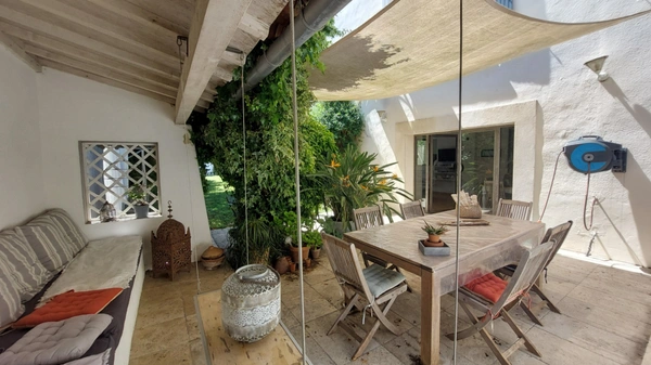 Maison à vendre 6 pièces, piscine, garage.