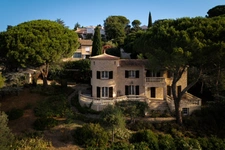 Maison d'exception, 8 pièces LES ANGLES (30)