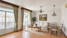 Townhouse, 4 bedrooms + 1 office with garden and garage