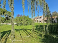Magnifique propriété de 7 pièces alliant espace, élégance et cadre verdoyant à seulement 10' de LA ROCHELLE
