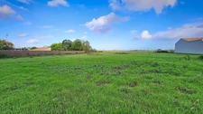 SAINT-XANDRE – UN TERRAIN CONSTRUCTIBLE DE 897 M², À DEUX PAS DU CENTRE !