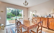 Magnifique propriété de 7 pièces alliant espace, élégance et cadre verdoyant à seulement 10' de LA ROCHELLE