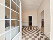 PLAIN-PIED CHARRON– PARCELLE D’ENVIRON 1500 M² – FORT POTENTIEL