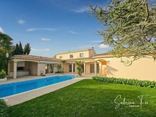 MAISON FAMILIALE DE PLUS DE 165 M² – QUARTIER RÉSIDENTIEL RECHERCHÉ – CALME ABSOLU – SANS VIS-À-VIS – EXPOSITION SUD – PISCINE