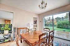 Magnifique propriété de 7 pièces alliant espace, élégance et cadre verdoyant à seulement 10' de LA ROCHELLE
