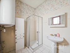 PLAIN-PIED CHARRON– PARCELLE D’ENVIRON 1500 M² – FORT POTENTIEL