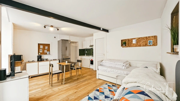 PORTE ROYALE - APPARTEMENT T1 VENDU MEUBLÉ ET LIBE DE TOUT OCCUPANT