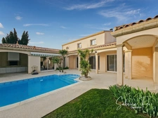 MAISON FAMILIALE DE PLUS DE 165 M² – QUARTIER RÉSIDENTIEL RECHERCHÉ – CALME ABSOLU – SANS VIS-À-VIS – EXPOSITION SUD – PISCINE